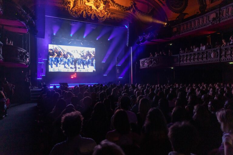 NRJ s’installe sur les TV connectées avec dix chaînes FAST